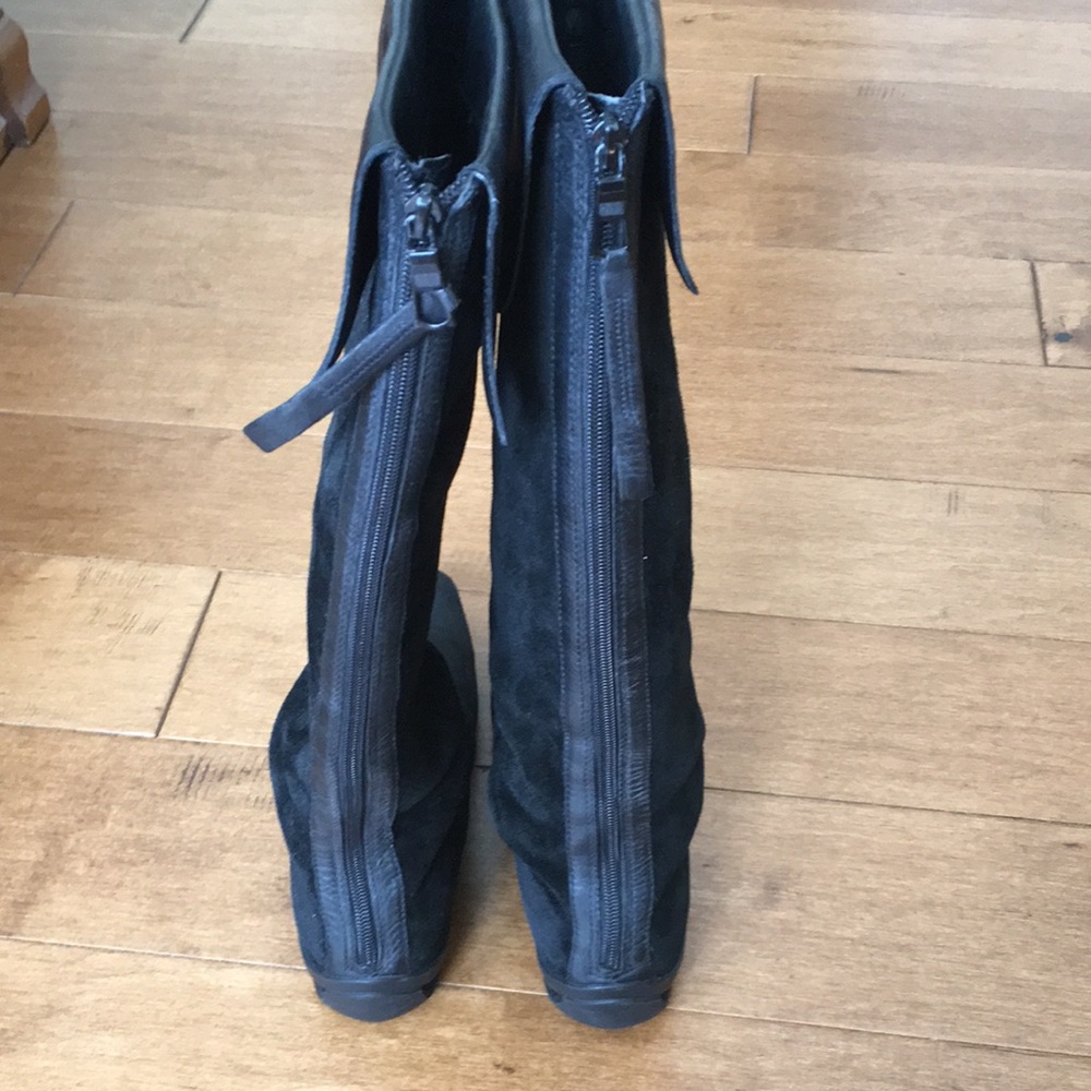 Women boots - Picture 2 of 3